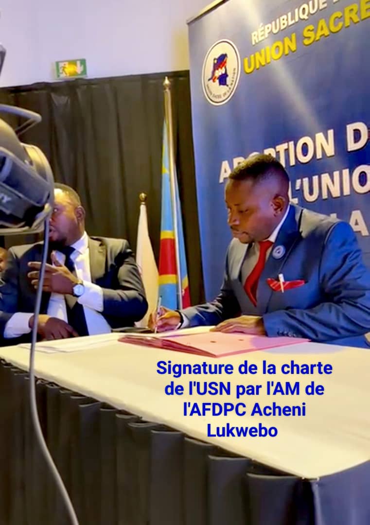 AfdpcO's tweet photo. #AFDPC  RDC🛑🛑🇨🇩CONFIRMÉ,C’EST CONFIRMÉ LE PRÉSIDENT NATIONAL DE L’AFDPC ACHENI LUKEWBO Romain A SIGNÉ LA CHARTE DE L’UNION SACRÉE ET RÉITÈRE SA LOYAUTÉ AU PRO5 @fatshii13 .UN HOMME UNE VISION 🇨🇩🛑🛑 @PLukwebo @afdc_a1 @Presidence_RDC @senatrdc @LukondeSama @radiookapi https://t.co/ZNRKO4C0LV