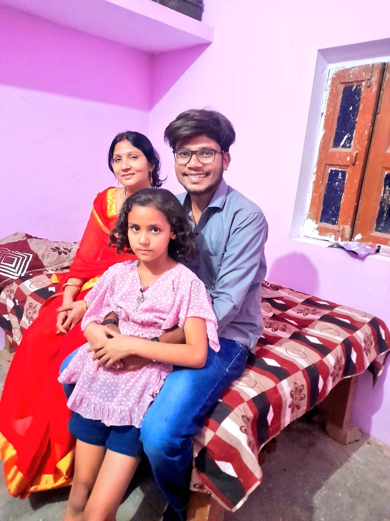 SundramSinghR18's tweet photo. हर लम्हा खास होता है,
जब बहना मेरी साथ होती है।
बड़ी बहन 💖 
#SisterBrother
#SistersLove https://t.co/d9kagLnjcK