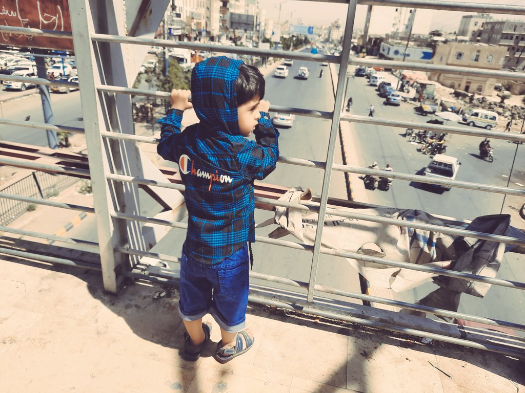 أسألك اللهم أن تشفيه، لا ضر إلا ضرك، ولا نفع إلا نفعك، ولا ابتلاء إلا ابتلاؤك، ولا معافاة إلا معافاتك، أنت الحي القيوم يا رب العالمين يا أكرم الأكرمين إنك على كل شيء قدير".