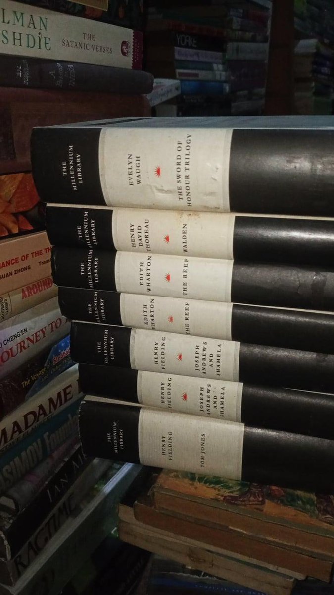 spinxtore's tweet photo. Hi semua, aku mau bantu temen jualin buku terbitan Everyman's Library, hard cover, dan bahasa Inggris.✨

Harga satuannya 165rb (dari harga awal 250rb). 

Kondisinya masih sangat bagus dan original.

Kalo lewat timeline bantu rt atau like ya. Pemesanan langsung komen atau dm.🙏 https://t.co/PtDlVxmPcs
