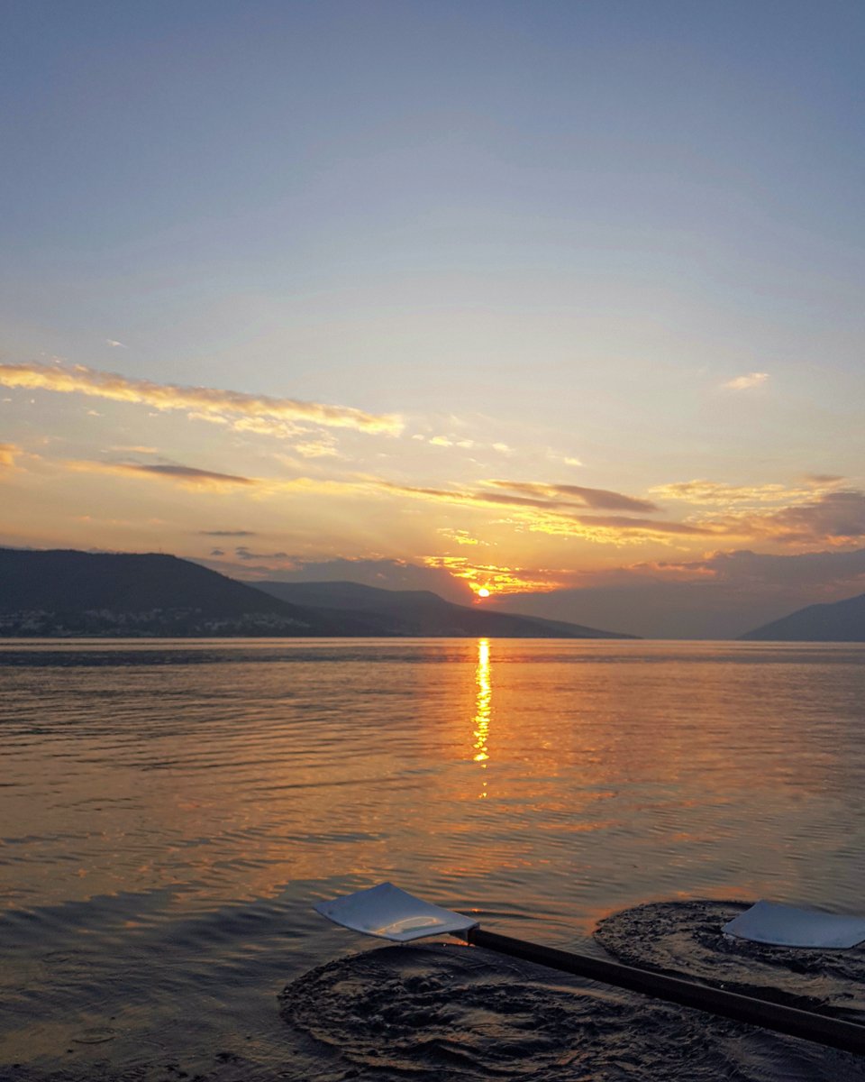 Küreğin izindeki huzur… #bodrumrowingclub #bodrum #bodrumrowing #rowing #row #coastalrowing #kürek #rowingmotivation #rower #rowingturkey #rowingbodrum #rowinglife #generationrowing #denizküreği #rowingclub #rowingpassion #rowingbible #spor