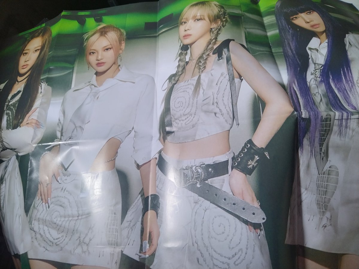 maruchifan's tweet photo. 🎉 K-VERSE AESPA GIVEAWAY 🎉

20 AESPA GIRLS POSTERS

Mechanics:
- rt &amp; like
- mbf @Giselle_GLOBAL

Location: TBA https://t.co/VAaHNpTuh8