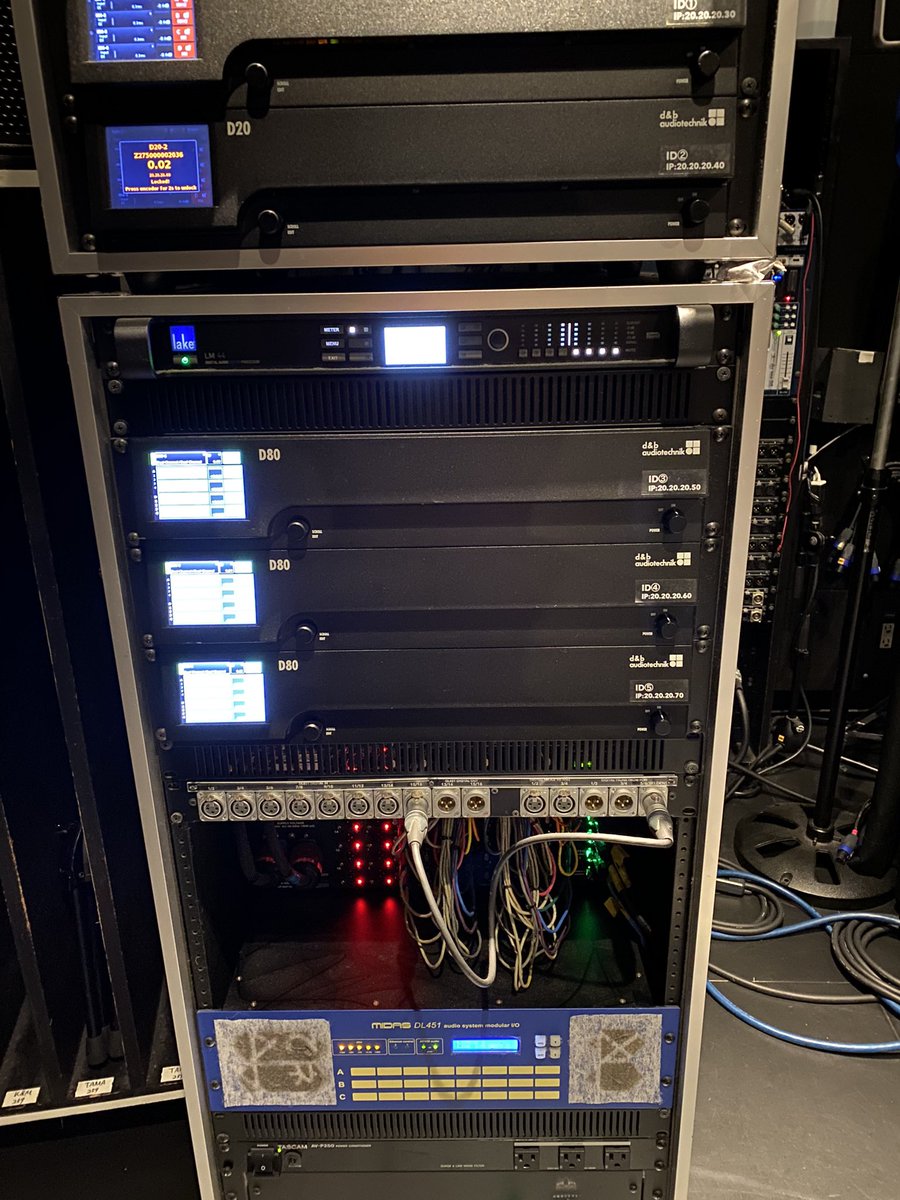 castle1022's tweet photo. 早速 #峰電の #FilterPLUS をディストリビューターに差し込みました!
i/oとLAKEの電源回路に使用。
測定値には視覚的な変化はやはり出ないもんなんですが、明らかに低域の無駄が減り、低音の抜けと、マスキングが緩和されました。
パワーアンプは200Vなので残念ながら導入出来ないのが残念、、 https://t.co/1IOFblO6PJ