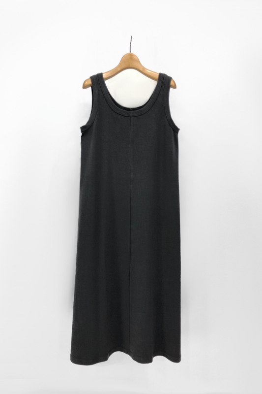 abc_1992's tweet photo. KIIT Woman's -NEW ARRIVAL- 
.
★COTTON RIB CUT&amp;SEWN DRESS
.
目面が綺麗に整い絶妙な光沢感のあるフライス素材を用いたカットソードレス。型崩れしにくい素材の特性を活かして、品の良い女性らしいラインが際立つシルエットに拘りました。
.
https://t.co/xV2ZLujOW0
. https://t.co/b7cQkCLml2