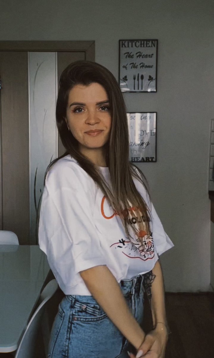 Good morning 🙌🏼
In case you've forgotten what I look like (with so much work, I forget that myself🤣)
Have a good day🤍