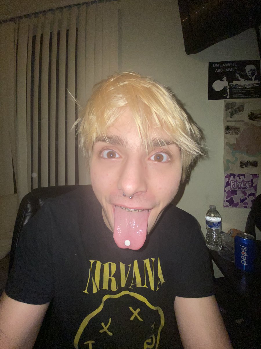 MY FEELING ARE INVALID AND I NEED MY HAPPY PILLS YAY