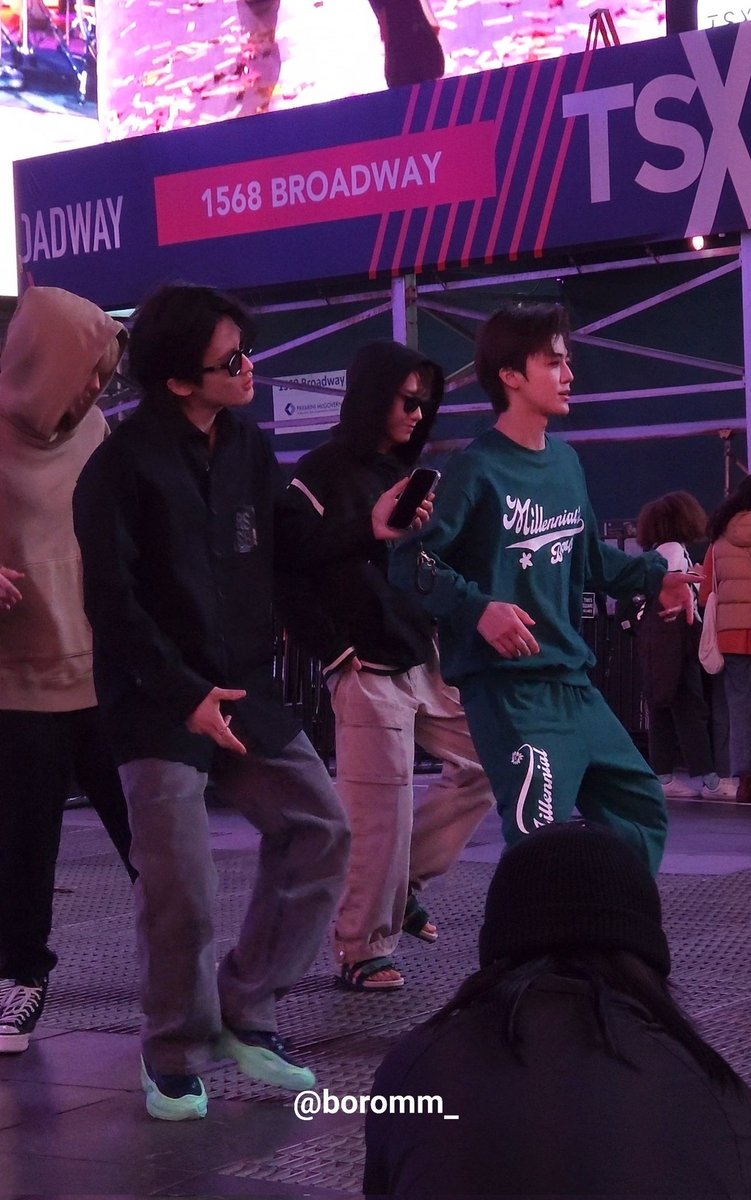 nctzenbase's tweet photo. 🫶  INI ACARA APAA PLEASE???? MARK JAEMIN RENJUN JENO?????? CR @ boromm_ https://t.co/S5fX5cZjCU