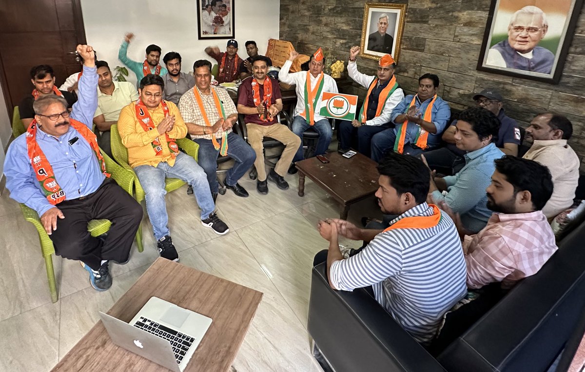 neelkantbakshi's tweet photo. भाजपा मतलब-मिशन
भाजपा मतलब-समाज सेवा
भाजपा मतलब-समाज का सशक्तिकरण
भाजपा मतलब-नए भारत का निर्माण

भाजपा के स्थापना दिवस पर सभी कार्यकर्ताओं को बधाई। पार्टी को खून-पसीने से सींचने वाले कार्यकर्ताओं के कारण ही हमें देश सेवा का सौभाग्य प्राप्त हुआ: @narendramodi जी

#BJPSthapnaDiwas https://t.co/Uru3wehhlx