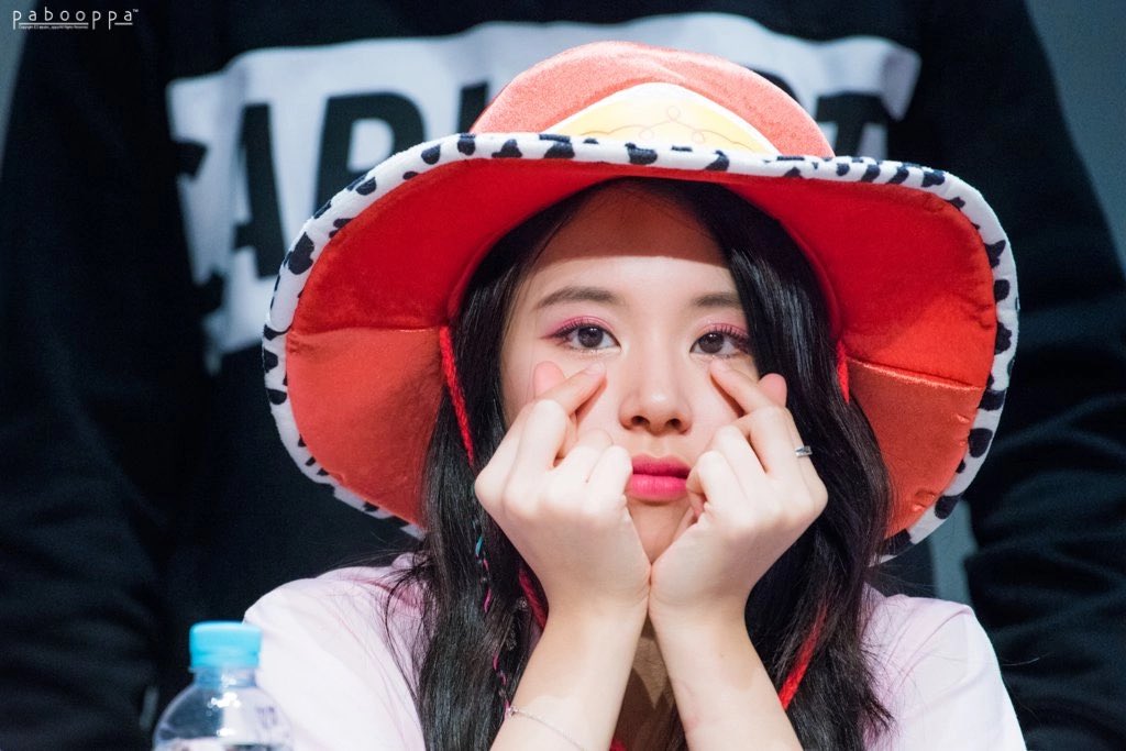 𝕥odos #𝚂ayた𝚍e𝚍ē 🎊 para que rápidamente pasemos a la fiesta, soy como una 𝚍oña ❊ 𝆹 ॱ 𝕔husma así que quiero ver los regalos de todos entregaron, por mi parte es mi bonita presencia en la #𝙳oll𝕚ė良い𝔑igh𝕥, seguro es suficiente, ¿no? 😋

𝚁a𝕪'𝚜  ׂ ֶָ   🎮 游戏 𝚠orld