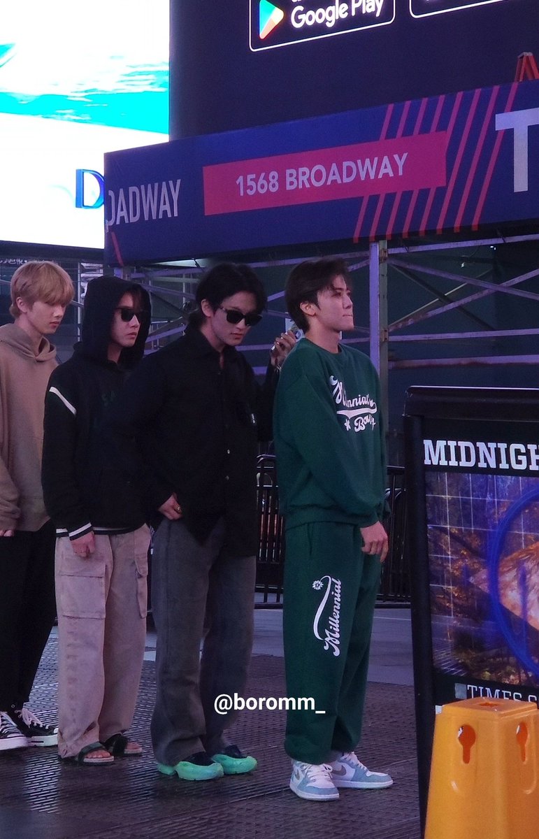 nct_menfess's tweet image. nct! Sdh tdk sanggup mau muji mereka gimana lagi🙏