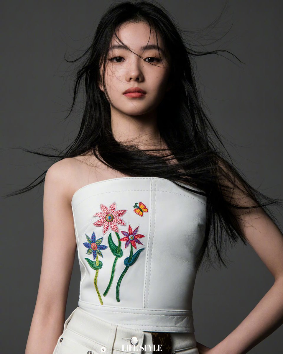 liuhaocuni's tweet photo. #liuhaocun for lifestyle magazine april cover
#刘浩存 #精品购物指南 https://t.co/VCQiu0SLZW