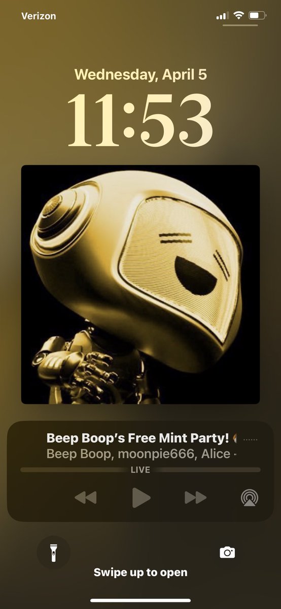 AprilTheRoo's tweet photo. @BeepBoopBotz @BeepBoopBotz is looking #Beepalicious out here as my temporary lock screen ππ€ #BeepBoop https://t.co/Q2PS0ZVdo8