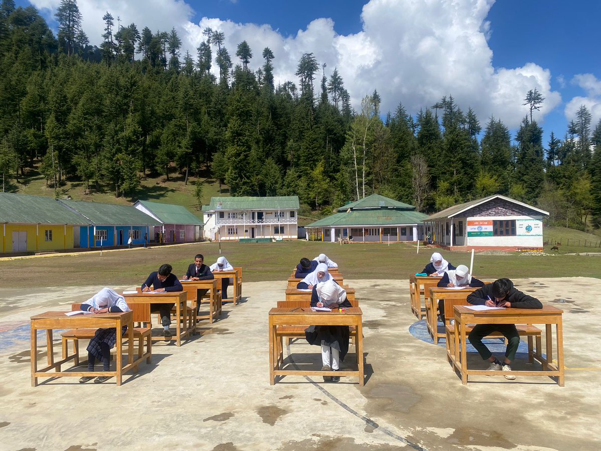 JannatLolab's tweet photo. Zorawar Garrison organized Essay Writing Competition on G-20 Summit for the school children of Lolab.
#IndianArmy 
#ProsperousKashmir 
#YouthofKashmir
#VandeMaTaram
#IAmKashmir
#SentinelsofLolab
#ProsperousKashmir https://t.co/gYh0KG0lVs