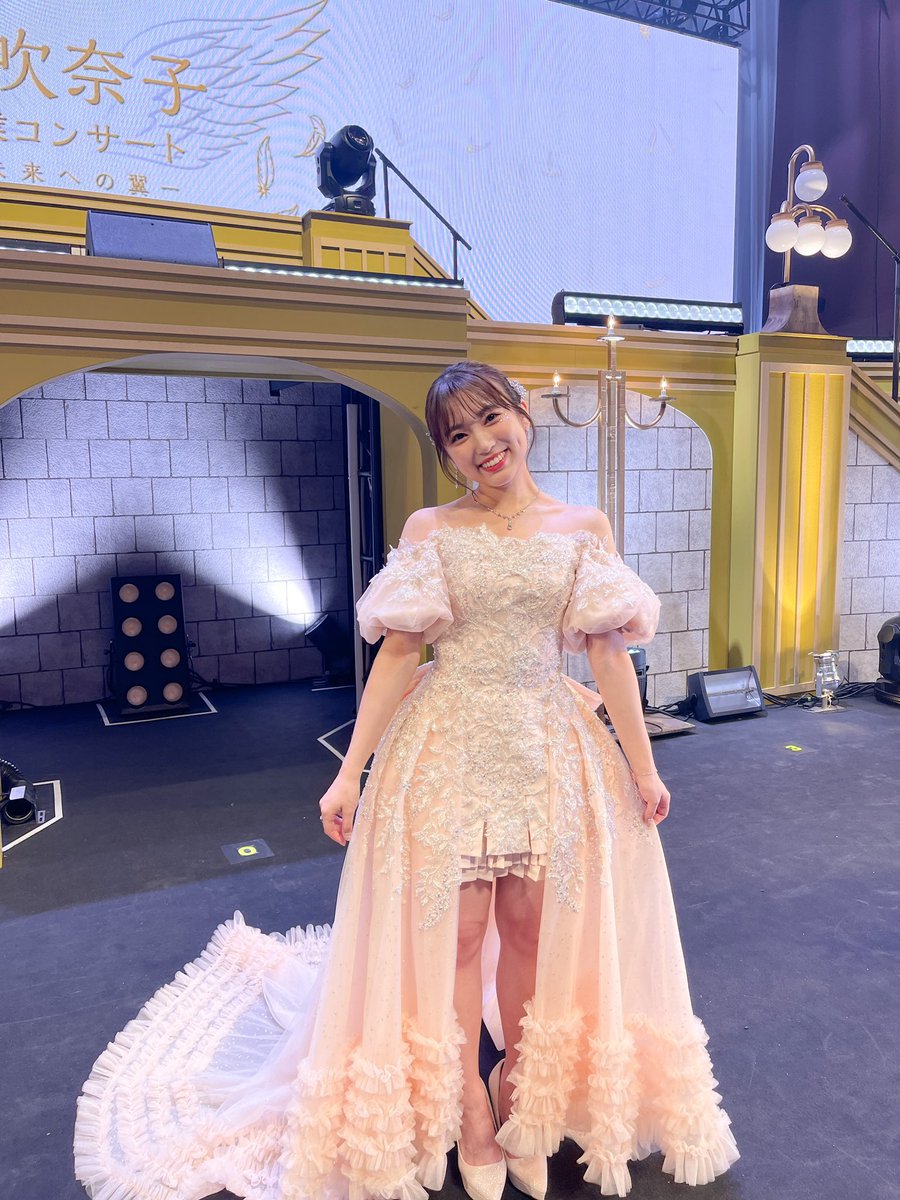 230405 Episodes of Grad Con
1) Nako decided the set list by herself, including the performing members for each song, the selection of songs and og units. 
#야부키나코 #矢吹奈子 #YabukiNako #나코 #Nako #아이즈원 #IZONE #HKT48 #レコメン