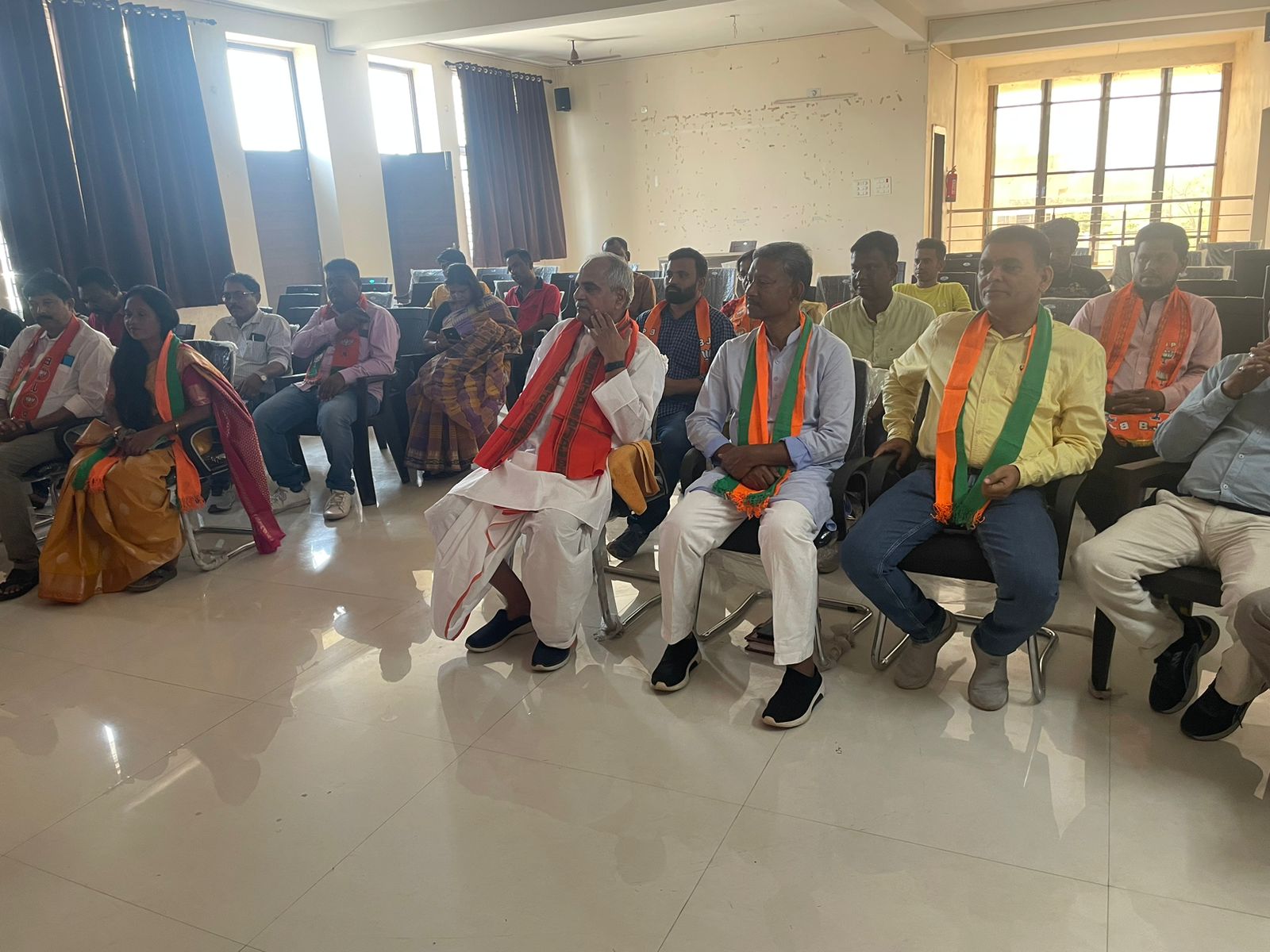 BJP प्रदेश मुख्यालय में मना पार्टी का 44वां स्थापना दिवस, फहराया BJP का झंडा- Party's 44th foundation day celebrated at BJP state headquarters, unfurled BJP flag