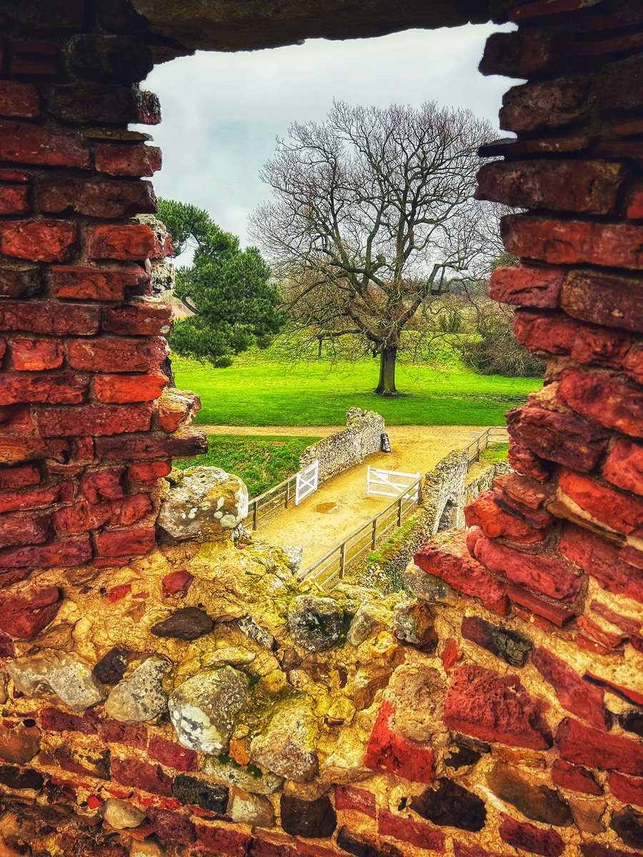 Chrisphotos19's tweet photo. #licencetocrenellate #castle #castlesofinstagram #castlesofengland #castlesofbritain #englishcastles #britishcastles #castlesofnorfolk #castlerisingcastle #englishheritage #medieval #medievalarchitecture #medievalcastle #12thcentury #england #norfolk #ilovecastles #snapseed https://t.co/dfj8bStI6E