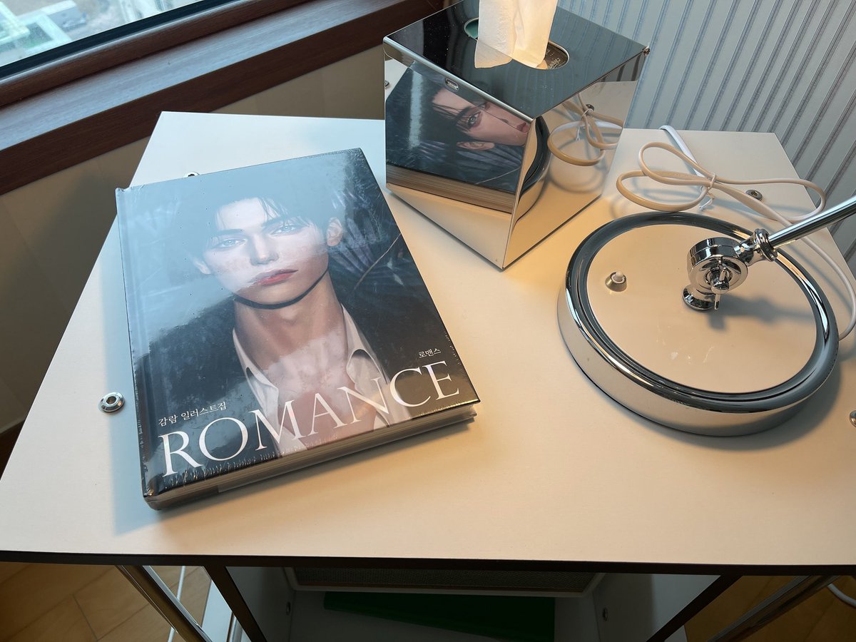 보고 싶어 죽겠는데 비닐 뜯기는 아깝고…

#감람 #일러스틉