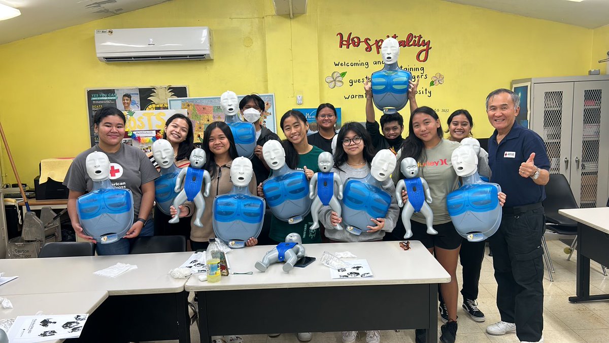 ericchong671's tweet photo. Membership has its privileges - my Red Cross club members received their 1st aid/CPR/AED certification for free from the American Red Cross today. https://t.co/Z4vU5CxjhN