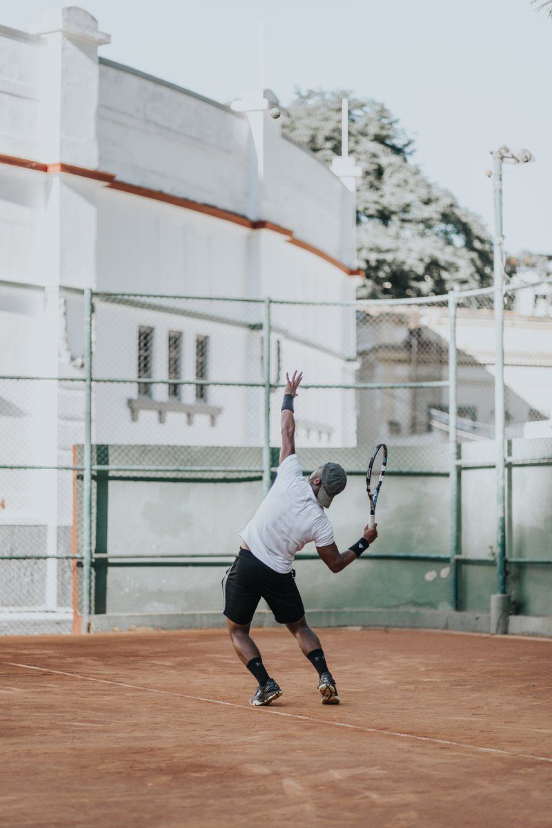 Shutterbugs, wanna capture 🔥 sports pics? Try using a fast shutter speed to freeze the action. 📷 #SportsPhotography #ShutterSpeed