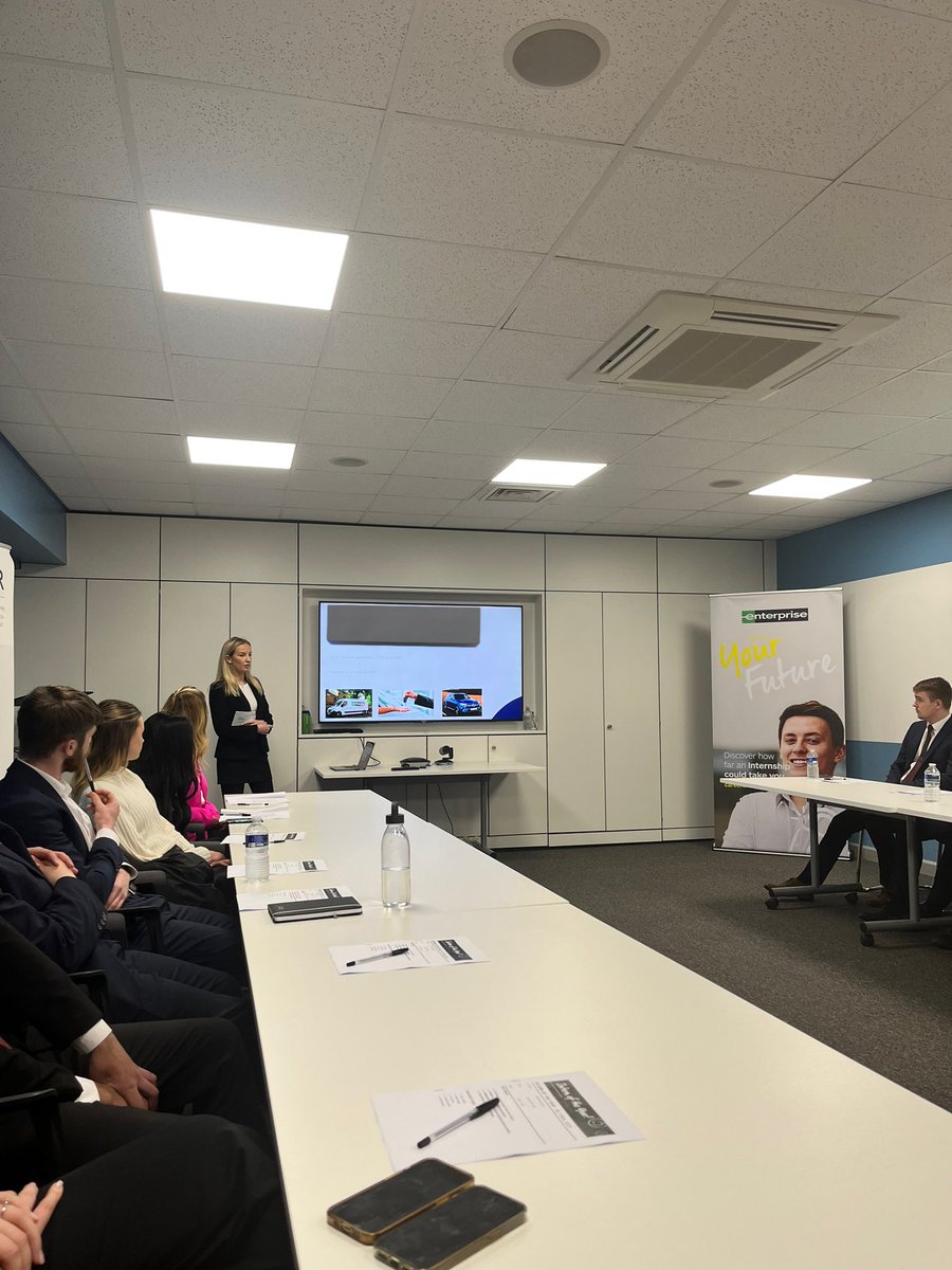 Holly Shaw tweet media