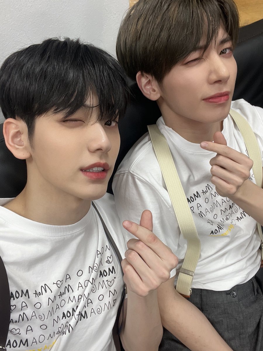 zzuaaa's tweet photo. 2023                                 2022

                2020                                 2019

신뢰즈야아아아아..... https://t.co/B7fJ7LUpkb