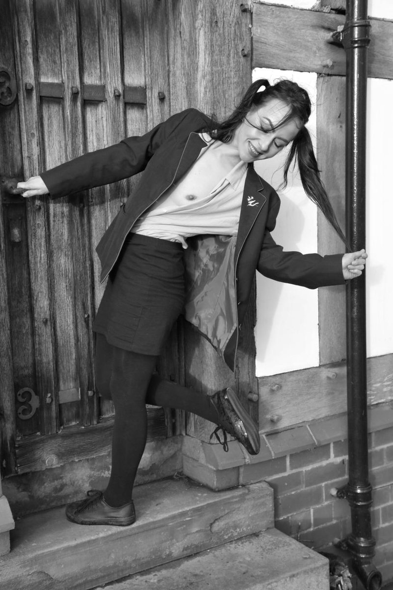 BlackswannxxXx's tweet photo. https://t.co/X3OIDCYZt0 Flirty Topless in ..Yard #fetish #tights #pumps #topless #pigtails #topless #flirty #brat #schoolbrat https://t.co/jCUJaktQT8