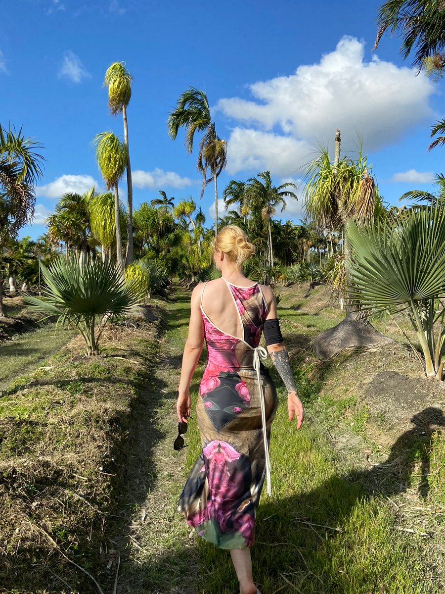 IGGY AZALEA on Twitter "RT callmefaggg Iggy selling her music