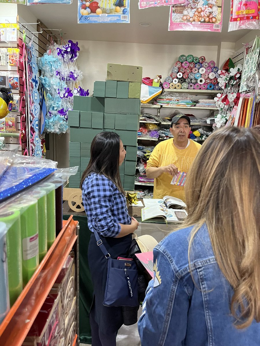 Sol_EnriquezC's tweet photo. Hoy estuvimos compartiendo la propuesta de nuestra candidata @AlejandraDMV junto con nuestra diputada federal @LauraBarreraF vamos recorriendo las calles, tomando acción y tocando corazones❤️✨únete a la #RutaDeLaReconciliación #AleGobernadora #Edomex https://t.co/TYpKGMlHYK