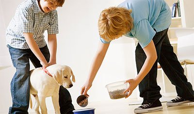 alitv27's tweet image. بعض الأحيان يكون الواقع صعب 
فوالله لو تاكل مع كلب في صحن .. خيرا ان تاكل مع بعض البشر والقطط 
فالكلب مثل القلب 
يوفي بصحبة حتى الموت لاياكل منه شيء وهو الواقع 
ولكن البشر والقطط تاكل في لحمك حي او ميت 
فتقو الله في أنفسكم 

♡ملاحظة : انا ماشيجع تربيت الكلاب في المنازل