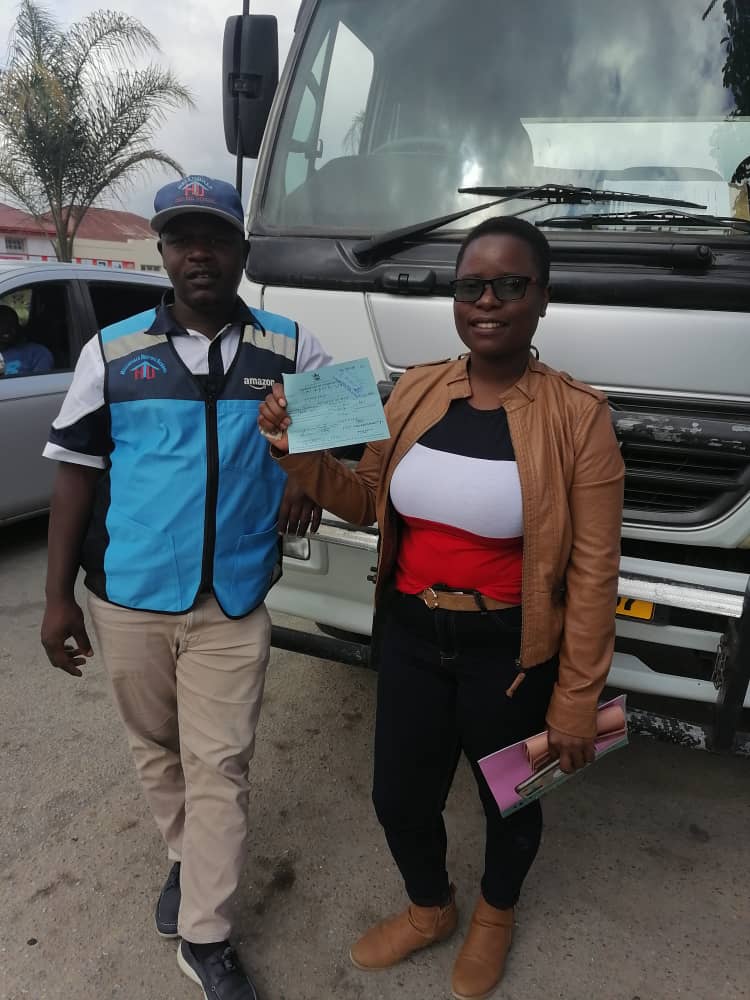 dig_maz's tweet image. Moments to shine.... Congrats
Class 4 &amp;amp; 2 driving lessons. 
We @ Room 4 First Floor, 59 Herbert Chitepo Street Mutare. Call : 0773769365/0718769365 
WhatsApp : 0785546546 
Email: helensvaledriving@gmail.com
#HelensvaleDrivingSchool #CentreOfLearning  #LuckyMazDigitalinc