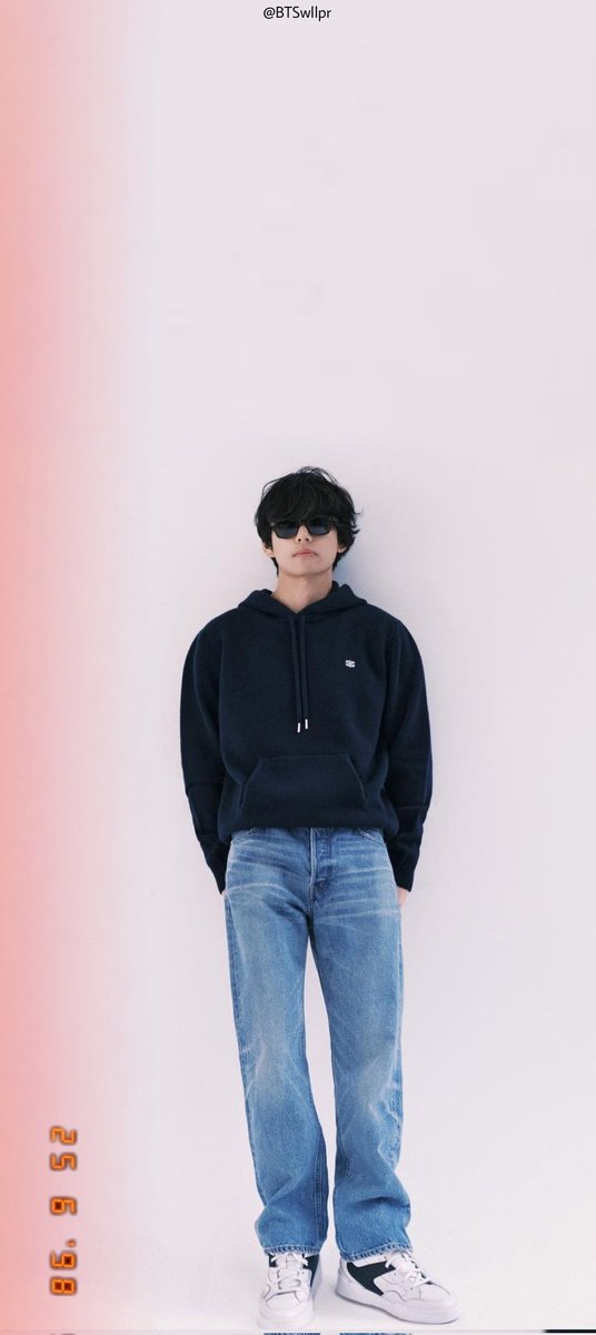 Btswall1206's tweet photo. Taehyung x Celine

#BTSV #taetae #KimTaehyung #taehyungbear #TAEHYUNGxCELINE #BTSWALLPAPER https://t.co/OM9ulbNabL