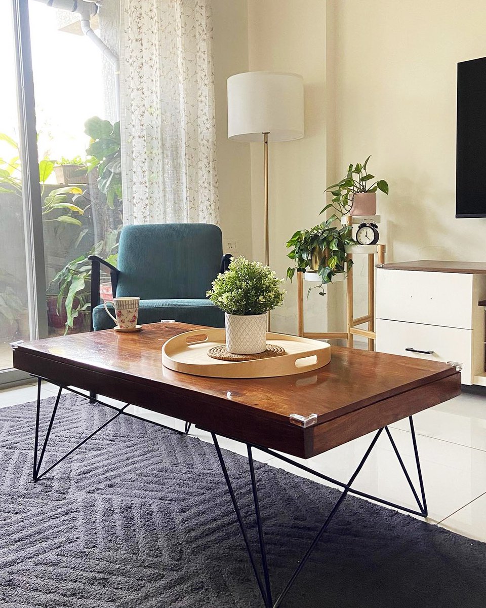 Relax and unwind in this summer breeze-infused living room by @plantvlog. 

Featured here is our Dyson Coffee Table.

#ULStory #urbanladder #summerhouse #livingroom #homedecor
