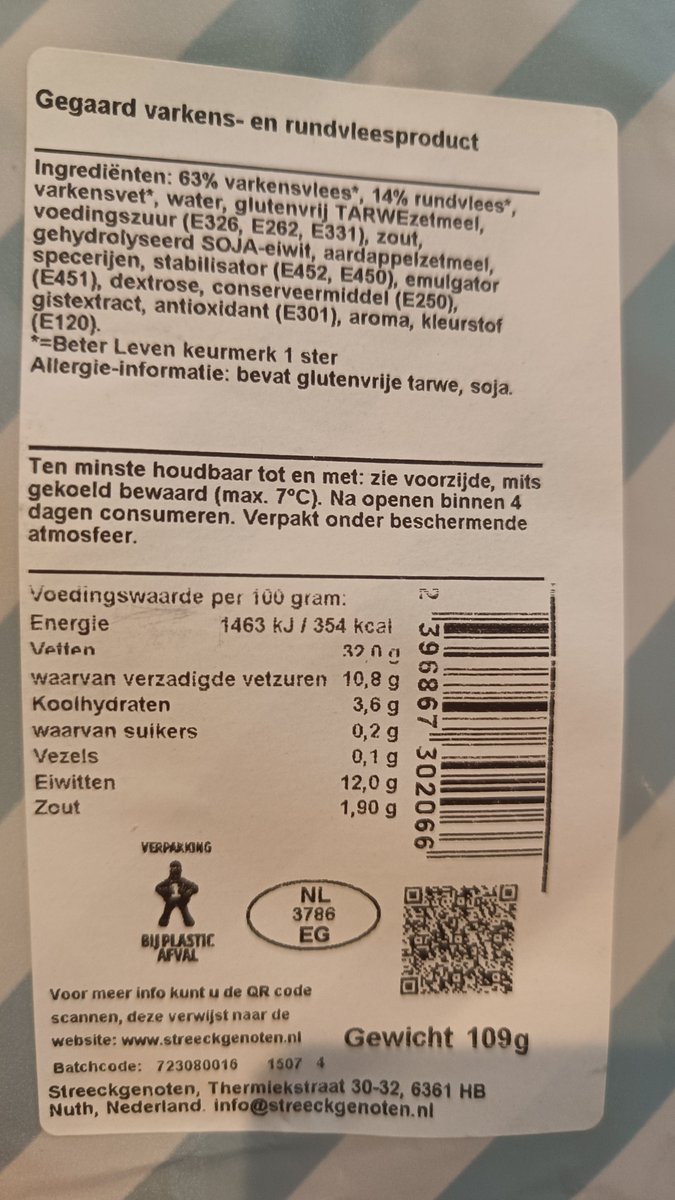 ippel's tweet photo. @albertheijn ik stik net bijna in plastic om de plakjes palingworst. Graag actie ondernemen. https://t.co/PMdhJ1cIAa
