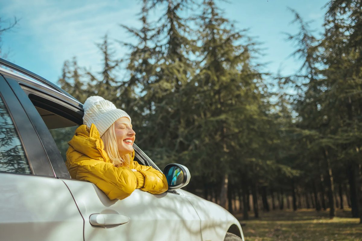 Ekopaastoa on jäljellä muutama päivä.💚 

”Kevätaamuna, lähipoluilla kuljeskellessa, 
luonnon herätessä kilpaa kanssasi 
auringon säteet loistavat toivon säikeitä. 
Silloin voi todeta: tähän tartun! 
Toivo kulkee siltana armon ja tarmon välillä.” 
Annastiina Papinaho
#ekopaasto