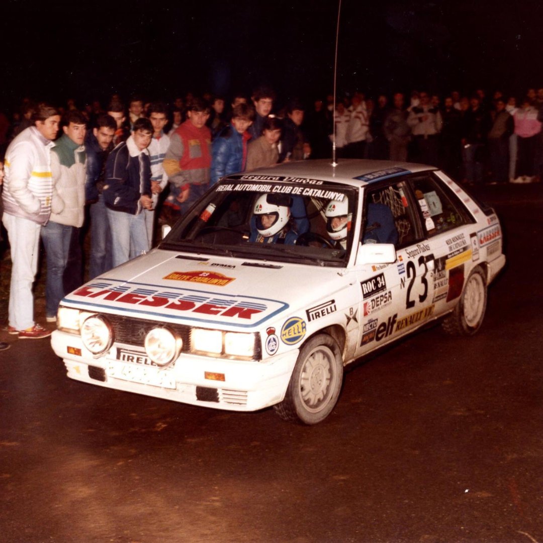 RallyCatalunya_'s tweet photo. ⏪ Pep Bassas empezó con un @renault_esp 8 su carrera de piloto, continuando con un R5 con el cual fue subcampeón del #VolantRACC del '83 y campeón de Cataluña en el '84, acabando con un R11 con el que fue campeón de España G.N en el '85!

#RallyCatalunyaHistòric #TBT https://t.co/HyyT1oZ3iv