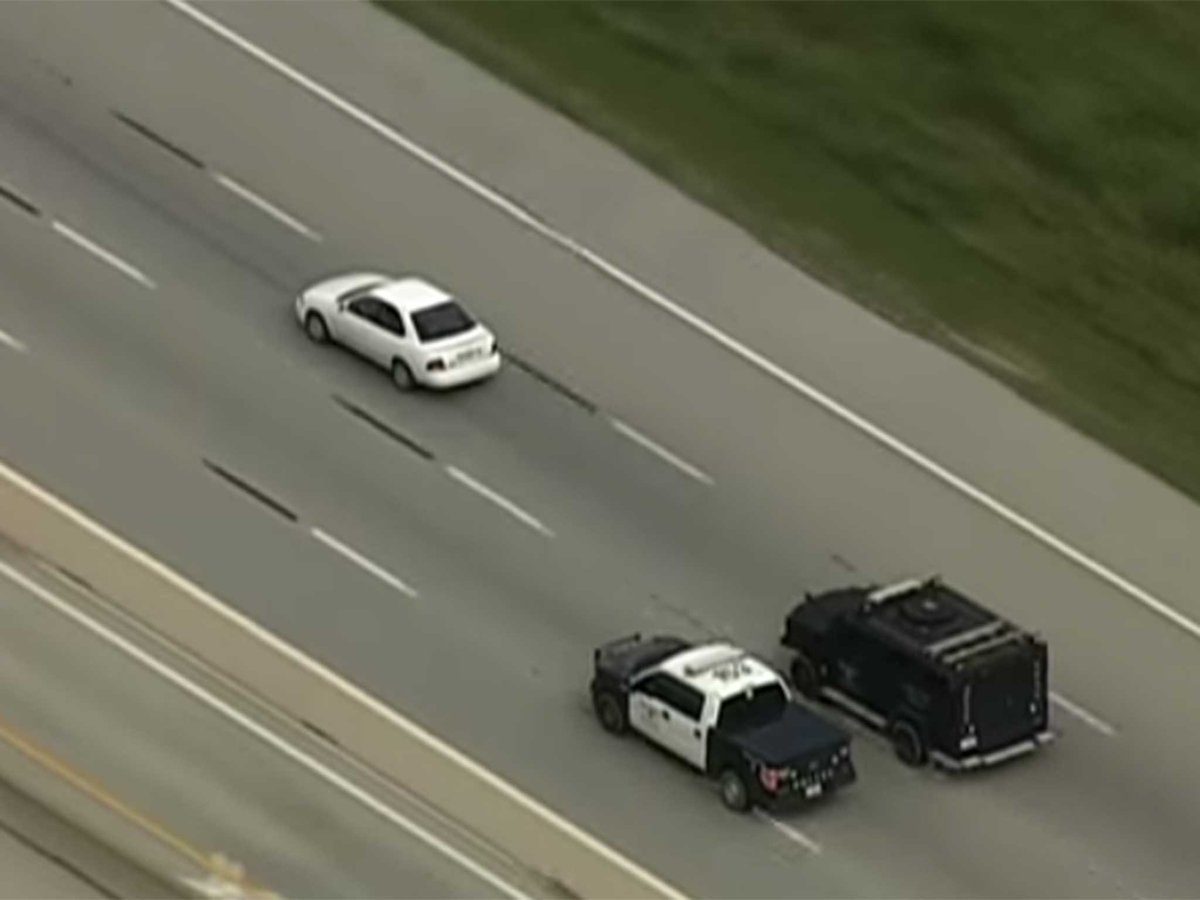 LLAnythingBot's tweet image. Kanata and Mao are currently in a police chase