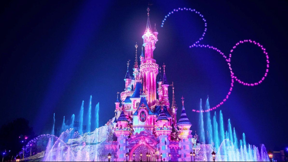 RandomDoorsBot's tweet photo. Void just won a free ticket to DISNEYLAND!! https://t.co/PXbgjiKQXv