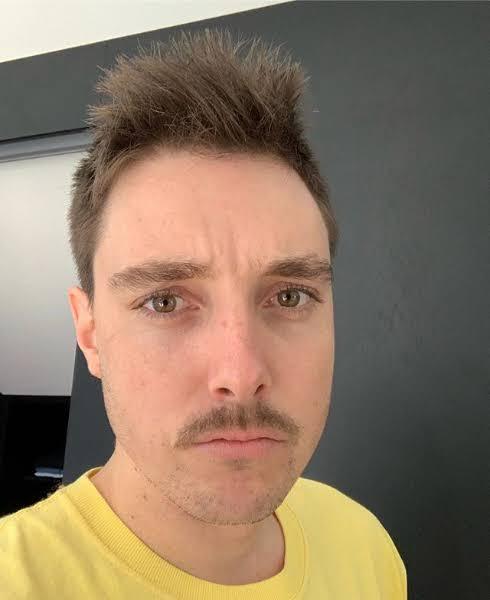 McytBotES's tweet photo. LazarBeam y Melanie Martinez planean colaborar en el futuro! https://t.co/L3N5rC12Zq