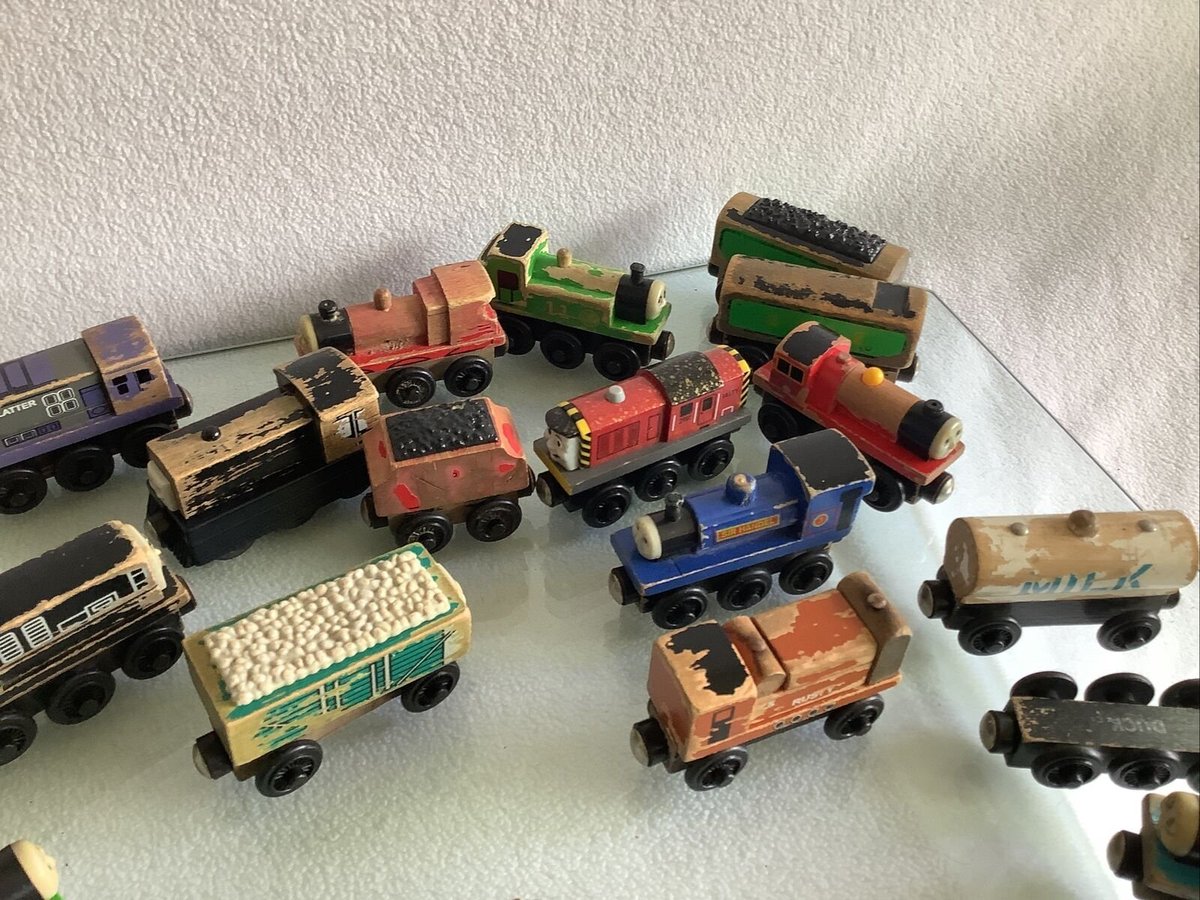 BeatUpThomasToy's tweet photo. Lots of Thomas the Train Parts for repair or to match wear, All Are Wood 
 Starting bid: $9.99 https://t.co/0UOI5TEHKh