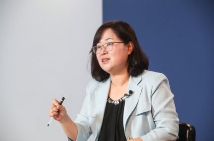 조국흑서의 저자였던 권경애 변호사는 8년간 진행되던 학교폭력소송을 3차례 불참하며 물거품으로 만들었습니다.

가해자 측에게 뒷돈을 받아 고의적으로 학교폭력소송을 무산시킨 것은 아닌지 의심됩니다.

권경애 변호사의 계좌 및 통신기록을 조회하여 반드시 진실을 밝혀야 합니다.