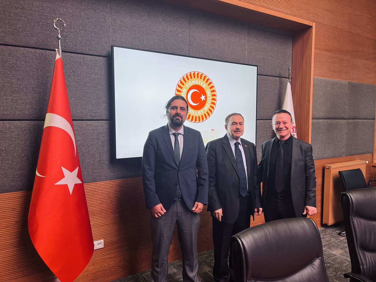 <a href="/kocatepeuniv/">Afyon Kocatepe Üniversitesi</a> <a href="/AKU_DUAM/">AKUDUAM</a> Müdür Yard. <a href="/itiryakioglu/">İbrahim Tiryakioğlu</a> ile birlikte TBMM Deprem Araştırma Komisyonu'na 3 Şubat 2023 Kahramanmaraş Depremleri hakkında saha gözlemleri ve değerlendirmelerimizi sunduk. Davetleri için Komisyon Başkanı Sayın <a href="/VeyselEroglu/">Veysel Eroğlu</a>'na Teşekkür Ederiz <a href="/Karakas1969/">Mehmet Karakaş</a>