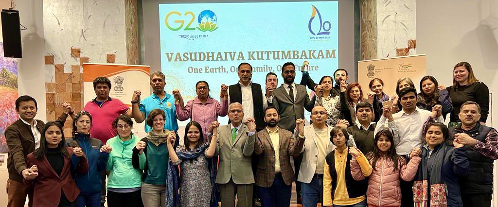 DrVikrantSTomar's tweet photo. Indian Embassy- Madrid Spain. C20 Vasudhaiva kutumbakam program. 
Unity in Diversity- People attended the session conducted on "Inspired Living Through Ancient Wisdom". 
Let's Join Hands &amp; Eco the Mantra of One Earth-One Family-One Future. 
#PMOIndia #G20 #c20 https://t.co/CaIxkeuqYy