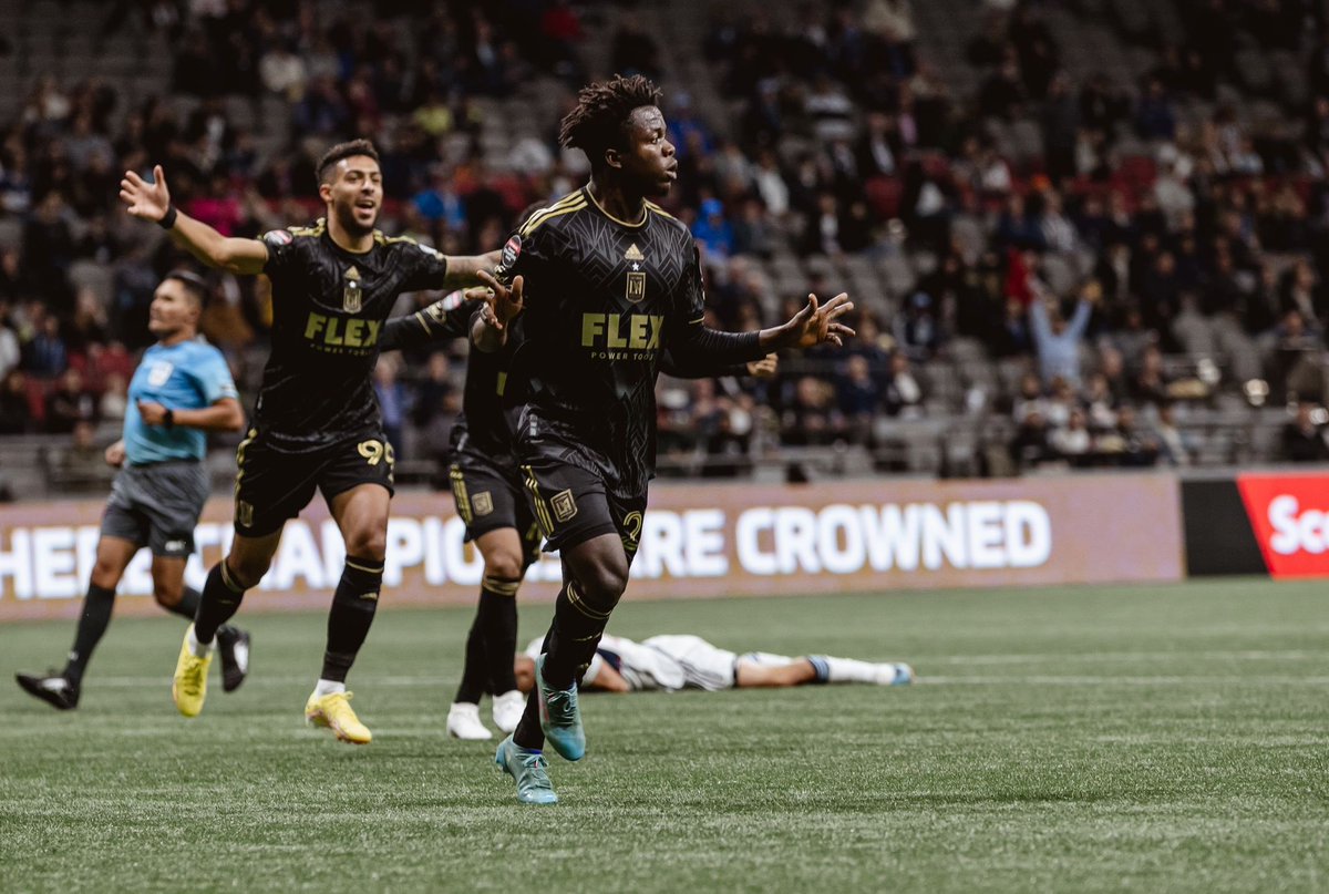 Mahala_jnr's tweet photo. Great team effort 🖤💛. Believe it! #SmallboywithbigGod🙏🏽❤️. ONGOD🙏🏽❤️ https://t.co/LcaEYew1J0
