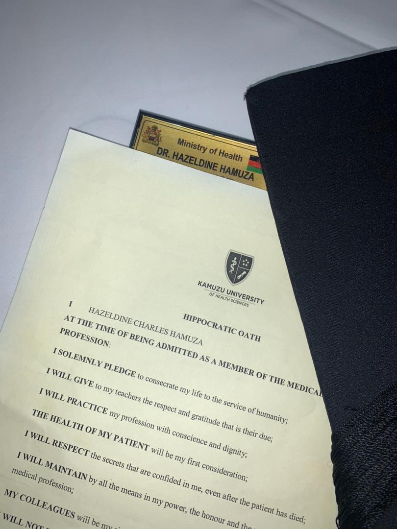 Hazeldine265's tweet photo. Bachelor of Medicine, Bachelor of Surgery (MBBS;Mw). Bagged it, loved it.  #classof2022 #graduation https://t.co/W3V4b3Kp6C