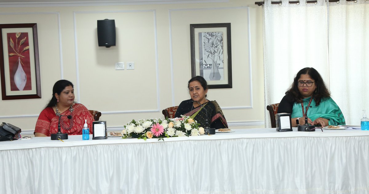 BIPP_ISB's tweet photo. #AMPPP #PolicyWalk
On Day 2, AMPPP cohort had interactive session with Smt #SRadhaChauhan, Secretary & Smt #RajulBhatt, Joint Secretary @DoPTGoI at #CSOI in #NewDelhi. They spoke about government's various #capacitybuildinginitiatives & #iGoT. More: https://t.co/KvCdVHgBqX https://t.co/tIhFMvi4ee
