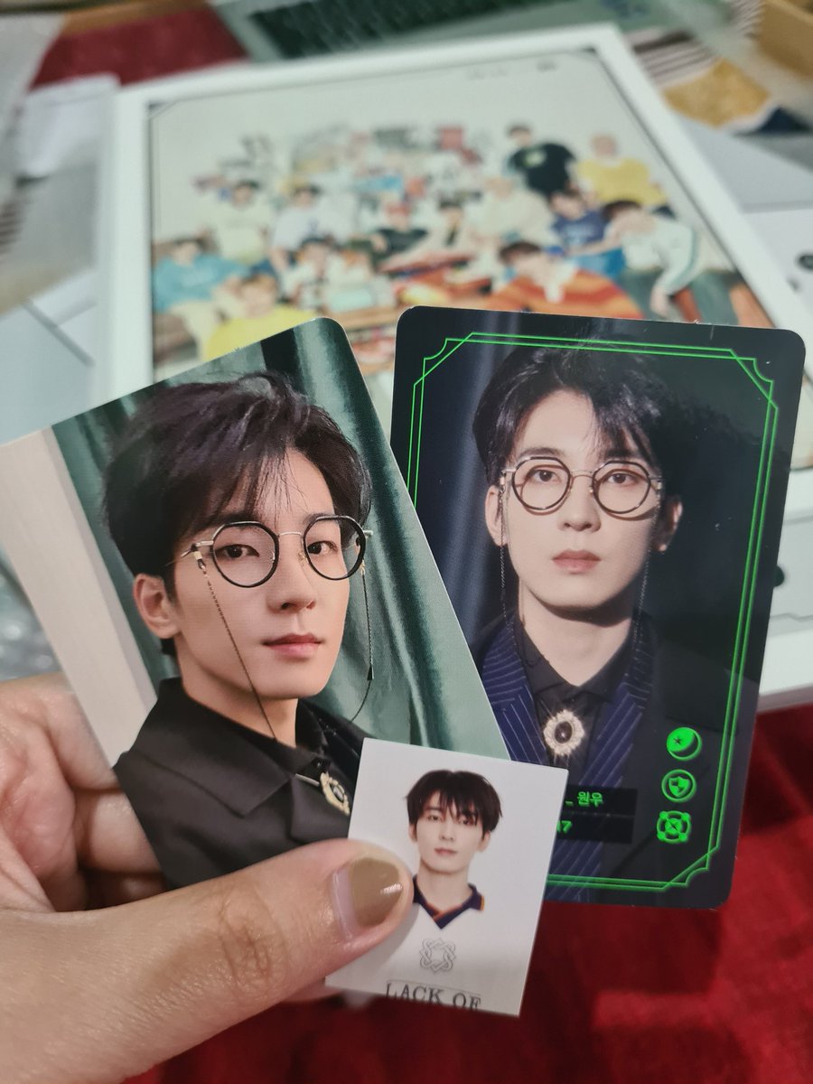 raimszelle's tweet photo. May mga poging dumating on Mingyu's kaarawan π©·π Thank you @kseoulifybudols ~ grabe yung sparks ng photobook huhuhu π«Άπ» #KSBFeedbacks https://t.co/al3Fv8UZew