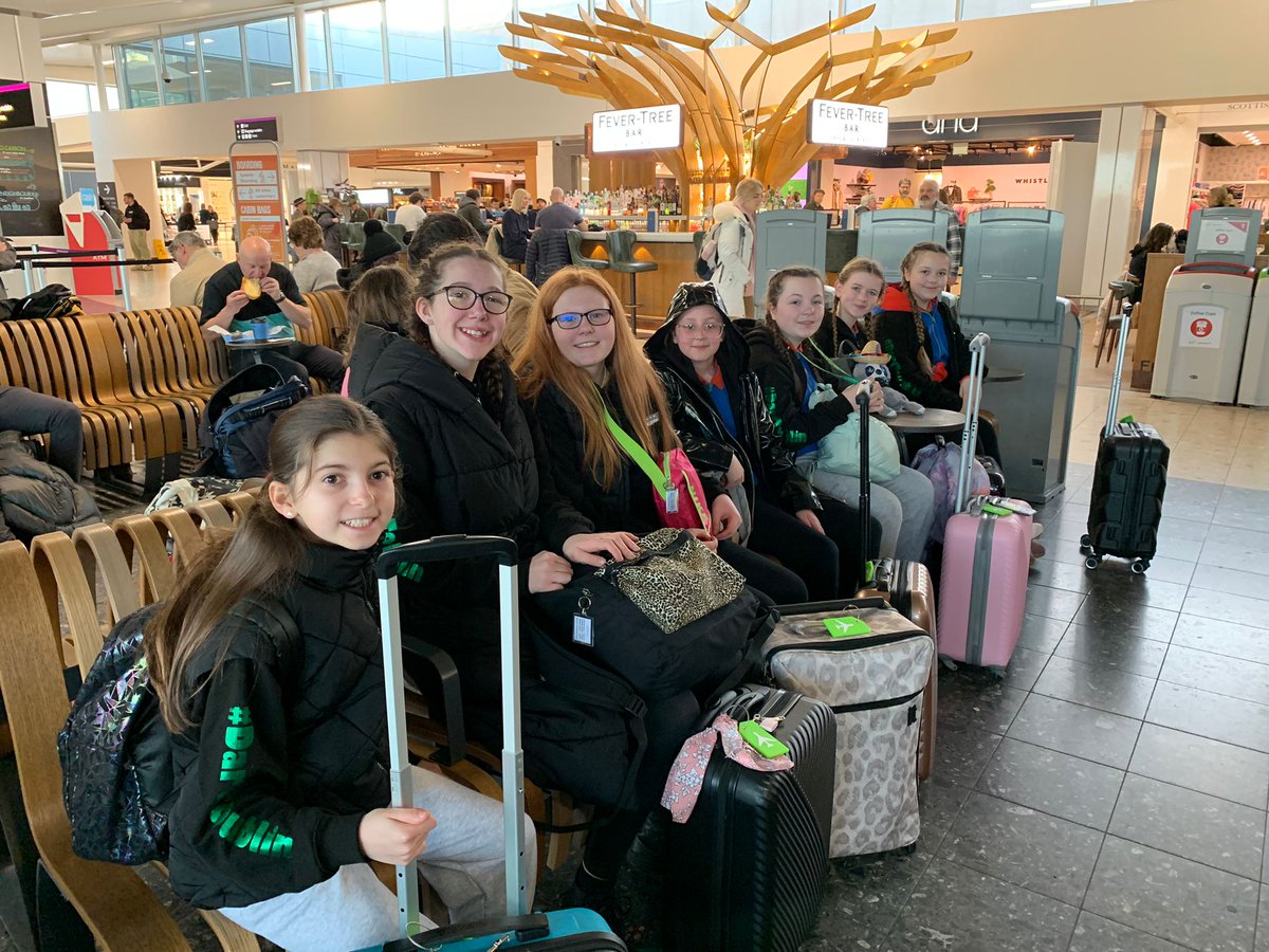 Team 1st Rosewell Guides and Steve Sloth are ready for the off! Dublin here we come!!! <a href="/GirlguidingScot/">Girlguiding Scotland</a> <a href="/Girlguiding/">Girlguiding</a> <a href="/ScotlandINTOPS/">ScotlandINTOPS</a> <a href="/EDI_Airport/">Edinburgh Airport</a> #DartToDublin #Team1stRosewellGuides #Funable