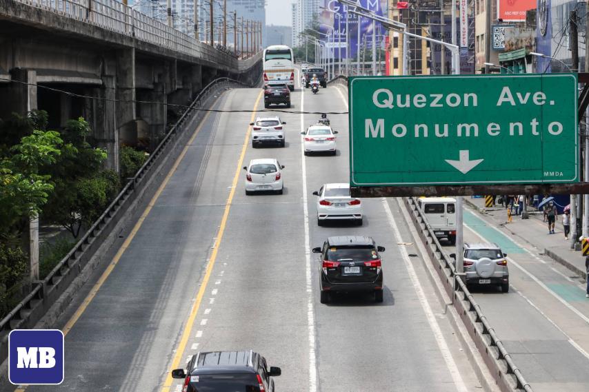 manilabulletin's tweet photo. LOOK: The Epifanio de los Santos Avenue (EDSA) in Kamuning, Quezon City is almost empty on Maundy Thursday, Apr. 6, with less vehicles traversing the widely-known traffic-heavy road in Metro Manila because of the Holy Week break. (📷Arnold Quizol | #ManilaBulletin) https://t.co/OlaAZ6Jrmz