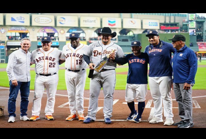 Astros de Houston realizan homenaje a Miguel Cabrera por su gran trayectoria. En la MLB
#PuebloEnOraciónYPaz