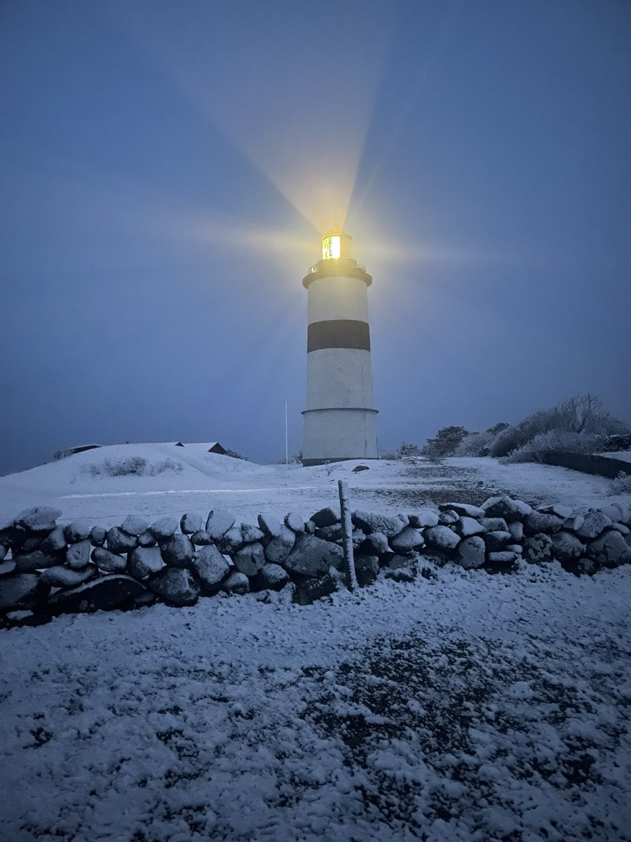 Aprilskämt?

#fyrarpåinstagram #lighthouse #lighthousesofinstagram #lighthousephoto  #morupstånge #morupstångelighthouse #morupstångefyr #morupstångenaturreservat #naturreservat #glommen #morup #falkenberg #halland #sweden #visithalland